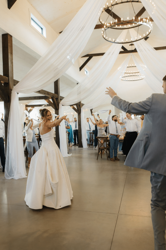 How To Choose The Perfect Wedding Reception Venue In Maine 2 Ash point estate wedding reception venues maine, newlyweds share first dance