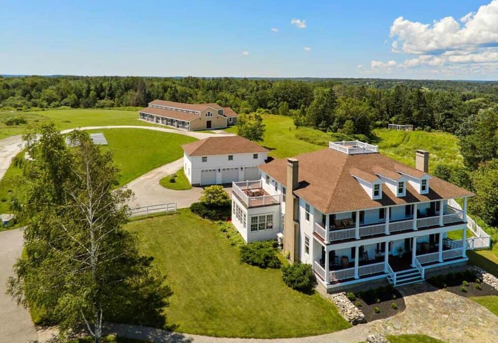 Outdoor Wedding Venues in Maine